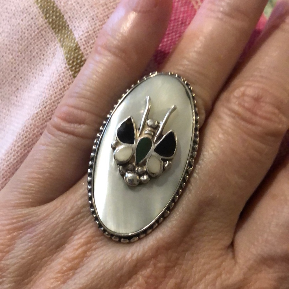 Tsethlikai Mother of Pearl sterling silver ring